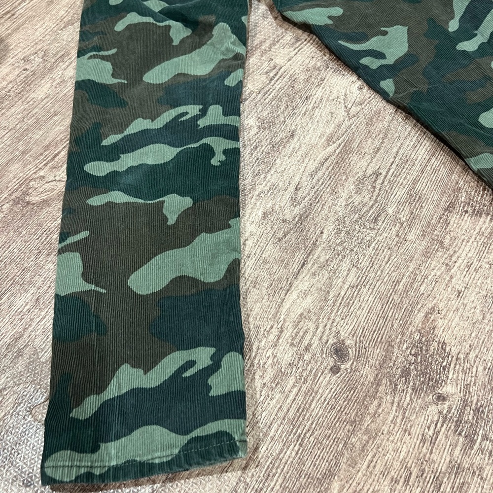American Eagle Mom jean Camo Corduroy - Picture 10 of 13